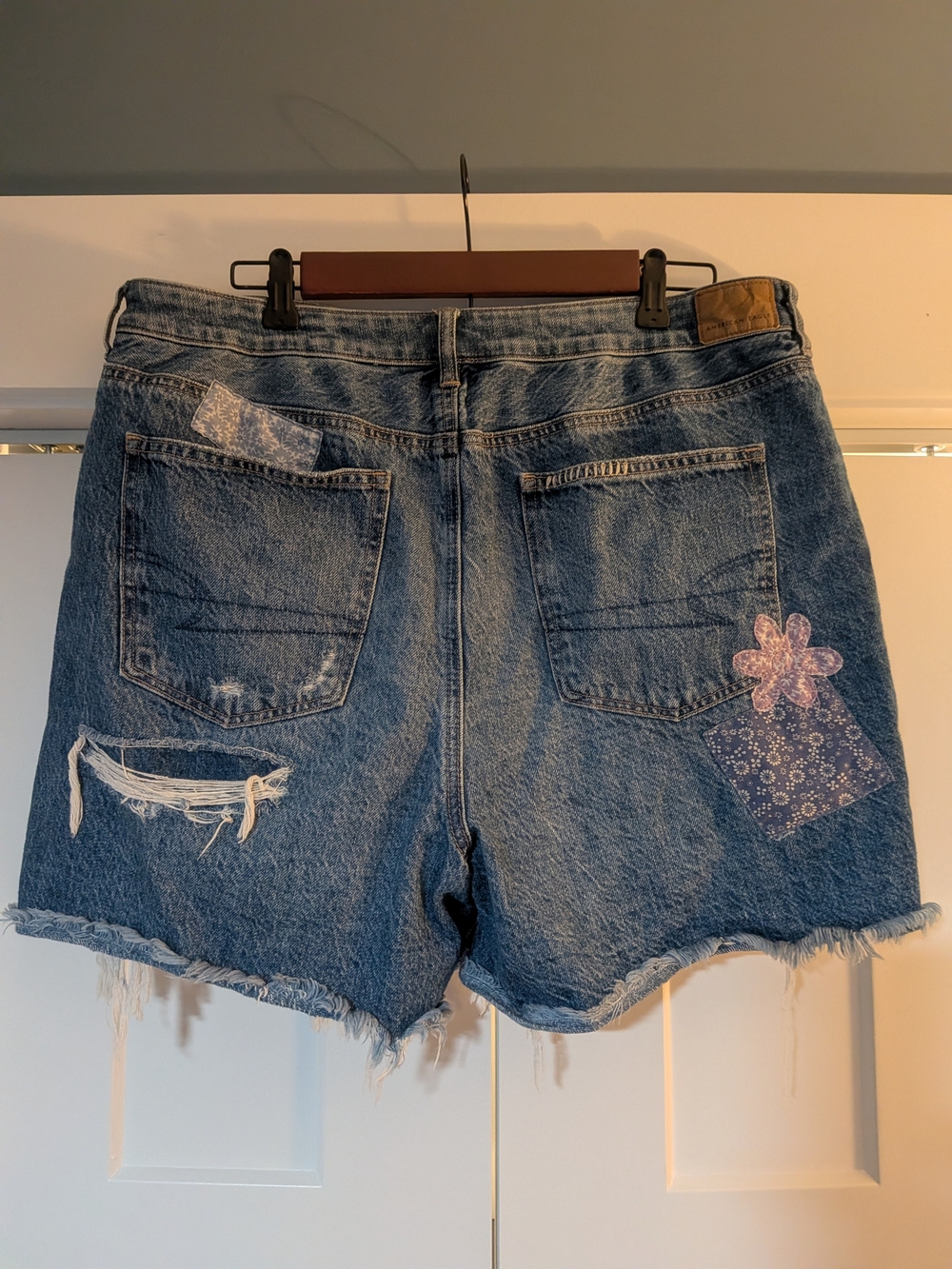 American Eagle Outfitters Highest Rise Baggy Patchwork Denim Shorts Size 16 - Picture 4 of 10